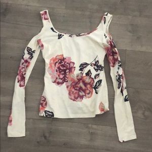 GUESS open shoulder-long sleeve shirt